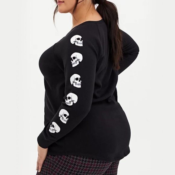torrid Tops - Torrid Black Skull Sleeve Fleece Lined Pullover Tunic Sweatshirt Top Size 1X